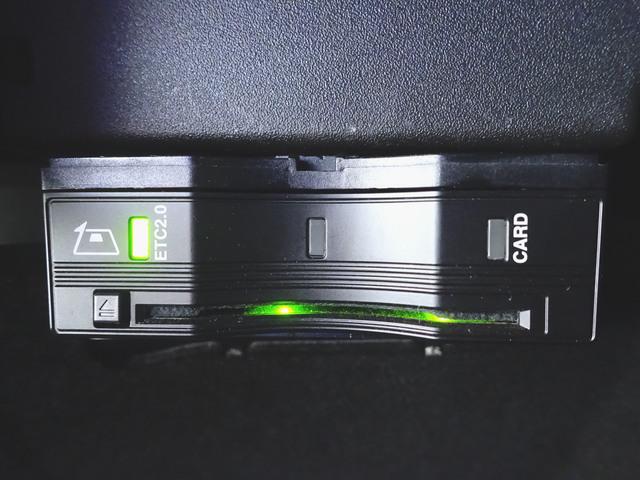 Ｂクラス Ｂ２００　ｄ　ＡＭＧライン　レーダーセーフティーパッケージ　ナビゲーションパッケージ　シートヒーター　パワーシート　トランクスルー　フロアマット　コネクテッド機能　ナビ　音楽プレーヤー接続　Ｂｌｕｅｔｏｏｔｈ接続　ＴＶ　ＥＴＣ（10枚目）