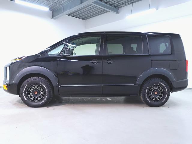 デリカＤ：５ Ｇ　パワーパッケージ　シートヒーター　パワーシート　３列シート　トランクスルー　フロアマット　ナビ　ＣＤ　音楽プレーヤー接続　Ｂｌｕｅｔｏｏｔｈ接続　ＴＶ　ＤＶＤ再生　ＥＴＣ　ＬＥＤヘッドライト（4枚目）