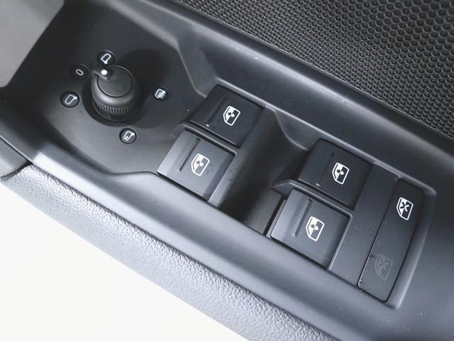 A3 スポーツバック 30 TFSI シートヒーター トランクスルー フロアマット ナビ 音楽プレーヤー接続 Bluetooth接続 TV ETC LEDヘッドライト バックモニター 盗難防止 衝突被害軽減ブレーキ 横滑り防止装置(22枚目)