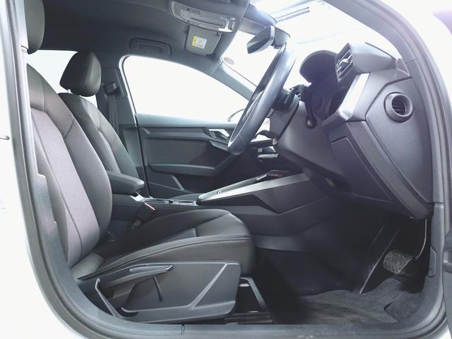 A3 スポーツバック 30 TFSI シートヒーター トランクスルー フロアマット ナビ 音楽プレーヤー接続 Bluetooth接続 TV ETC LEDヘッドライト バックモニター 盗難防止 衝突被害軽減ブレーキ 横滑り防止装置(23枚目)