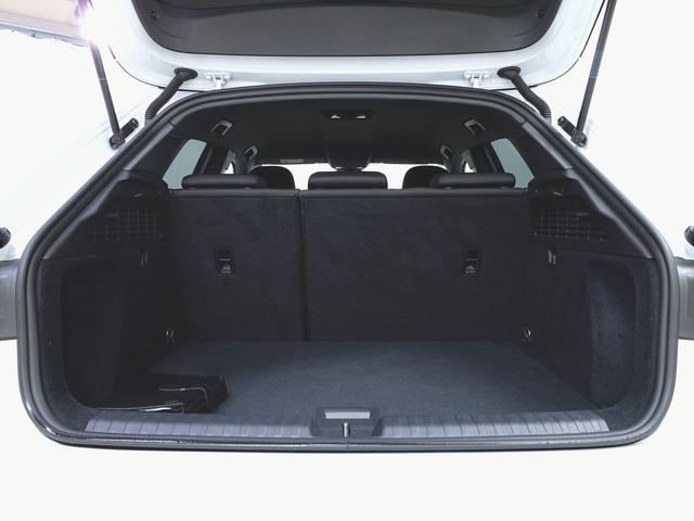 A3 スポーツバック 30 TFSI シートヒーター トランクスルー フロアマット ナビ 音楽プレーヤー接続 Bluetooth接続 TV ETC LEDヘッドライト バックモニター 盗難防止 衝突被害軽減ブレーキ 横滑り防止装置(27枚目)