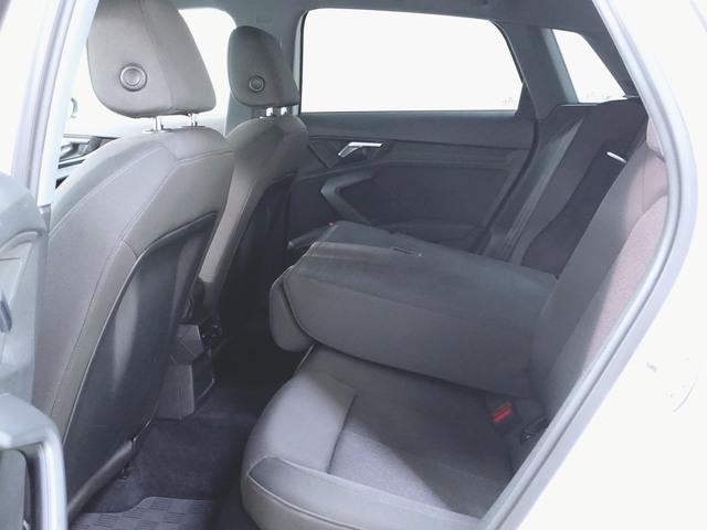 A3 スポーツバック 30 TFSI シートヒーター トランクスルー フロアマット ナビ 音楽プレーヤー接続 Bluetooth接続 TV ETC LEDヘッドライト バックモニター 盗難防止 衝突被害軽減ブレーキ 横滑り防止装置(32枚目)