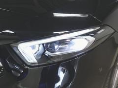 ヤナセの中古車は、すべて第三者検査専門機関（ＡＩＳ）によって、内外装から機関にいたるまで公正かつ厳正に検査されます。検査後、経験豊富なスタッフが、記録簿の確認、ＣＰＵ診断テストなどを実施いたします。 3
