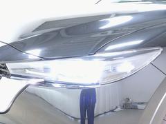 ヤナセの中古車は、すべて第三者検査専門機関（ＡＩＳ）によって、内外装から機関にいたるまで公正かつ厳正に検査されます。検査後、経験豊富なスタッフが、記録簿の確認、ＣＰＵ診断テストなどを実施いたします。 3