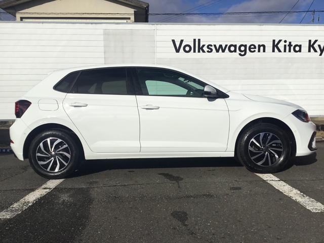 ポロ TSIアクティブ 弊社登録済未使用車 テクノロジーパッケージ 純正ナビ付(4枚目)