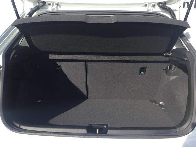 ポロ TSIアクティブ 弊社登録済未使用車 テクノロジーパッケージ 純正ナビ付(31枚目)