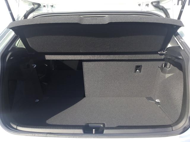 ポロ TSIアクティブ 弊社登録済未使用車 テクノロジーパッケージ 純正ナビ付(32枚目)