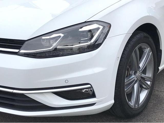 TSIハイライン マイスター ナビ バックカメラ ETC フルセグTV レザーシート シートヒーター ワンオーナー 禁煙車 18インチアルミホイール Bluetooth接続 ミュージックプレイヤー接続可 LEDヘッドライト(4枚目)