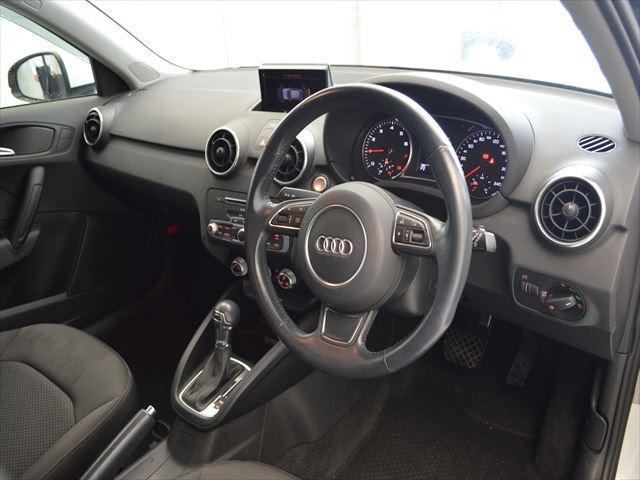 1.0TFSI 純正ナビ地デジ(10枚目)