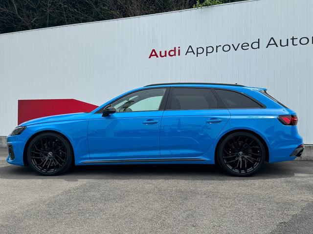 アウディ ＲＳ４アバント