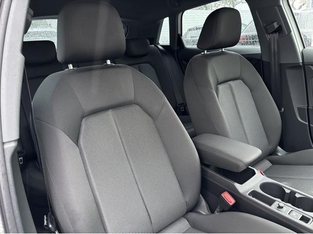 A3 スポーツバック30TFSI 後期型/コンビニエンス&アシスタンスパッケージ/ナビゲーションパッケージ/バーチャルコックピット/バックカメラ/コーナーセンサー/シートヒーター/アダプティブクルーズコントロール/認定中古車(16枚目)