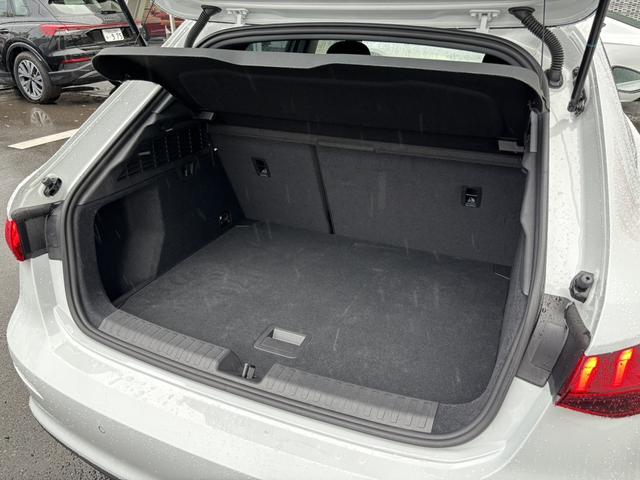 A3 スポーツバック30TFSI 後期型/コンビニエンス&アシスタンスパッケージ/ナビゲーションパッケージ/バーチャルコックピット/バックカメラ/コーナーセンサー/シートヒーター/アダプティブクルーズコントロール/認定中古車(37枚目)