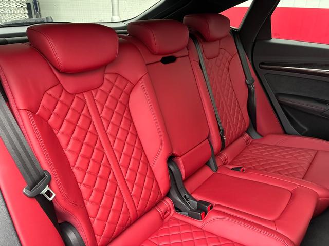 SQ5スポーツバック ベースグレード レザーパッケージ/アダプティブSスポーツサスペンション/TVチューナー/プライバシーガラス/カラードブレーキキャリパーレッド/ファインナッパレザーダイヤモンドステッチ/サラウンドビューモニター/認中車(22枚目)