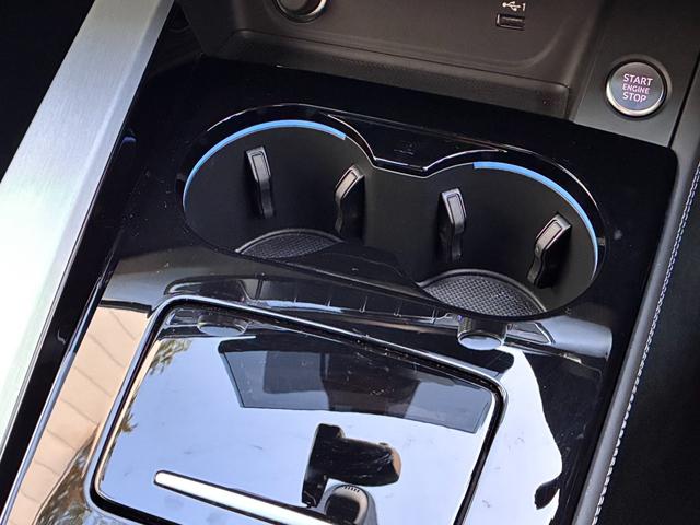 A4アバント 40TDIクワトロ Sライン ワンオーナー/パノラマサンルーフ/バング&オルフセン/ブラックスタイリング/OP19インチアルミ/ダンピングサスペンション/プライバシーガラス/シートヒータ(フロント・リヤ)/コンフォートパッケージ(28枚目)