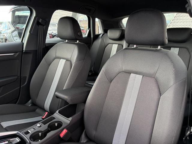 A3 スポーツバック30TFSIアドバンスド 現行モデル/コンビニエンス&アシスタンスパッケージライト/ナビゲーションパッケージ/電動シート/シートヒーター/バックカメラ/バーチャルコックピット/サイドアシスト/地デジ/アダプティブクルコン(19枚目)