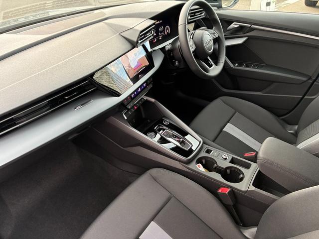 A3 スポーツバック30TFSIアドバンスド 現行モデル/コンビニエンス&アシスタンスパッケージライト/ナビゲーションパッケージ/電動シート/シートヒーター/バックカメラ/バーチャルコックピット/サイドアシスト/地デジ/アダプティブクルコン(22枚目)