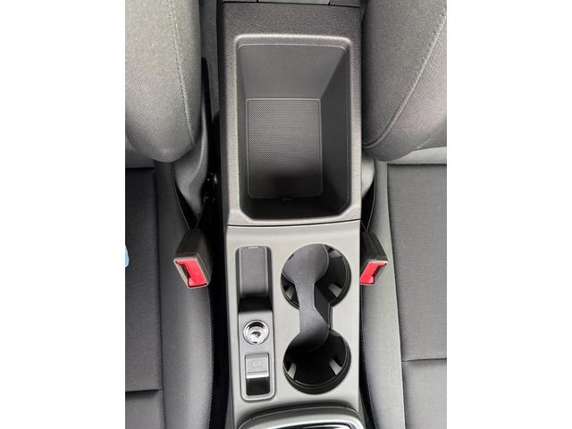 A3 スポーツバック30TFSIアドバンスド 現行モデル/コンビニエンス&アシスタンスパッケージライト/ナビゲーションパッケージ/電動シート/シートヒーター/バックカメラ/バーチャルコックピット/サイドアシスト/地デジ/アダプティブクルコン(32枚目)