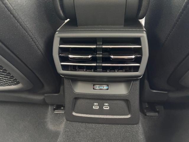 A3 スポーツバック30TFSIアドバンスド 現行モデル/コンビニエンス&アシスタンスパッケージライト/ナビゲーションパッケージ/電動シート/シートヒーター/バックカメラ/バーチャルコックピット/サイドアシスト/地デジ/アダプティブクルコン(35枚目)