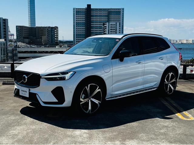 ＸＣ６０(ボルボ) リチャージアルティメトＴ６ＡＷＤプラグインハイブリド　認定中古車　ロングレンジＰＨＥＶ　アンバーレザーシート　サンルーフ　エアサス　ランニングボード 中古車画像