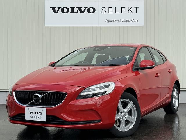 ボルボ Ｖ４０ Ｔ３　キネティック　インテリセーフ標準　ナビ