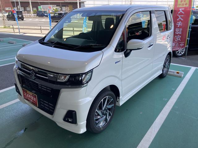 ワゴンＲカスタムＺ カスタムＺ　ＨＹＢＲＩＤ　ＺＴ　　ターボ車　カスタムＺ専用フロントフェイス　ルーフエンドスポイラー　オートエアコン　オートクルーズ　本革巻きステアリング＆シフトノブ　タコメーター　ＵＳＢ充電２口（Ａ＆Ｃ）　１４インチアルミホイール