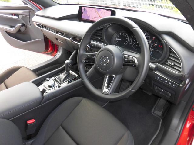 ＭＡＺＤＡ３ファストバック １５Ｓツーリング　ワンオーナー／禁煙車／マツダコレクト／純正ナビ／３６０度ビューカメラ／前後ドラレコ／ＥＴＣ２．０／ＭＧプレミアム　ボディーコーティング済／衝突安全／ブラインドスポットモニター（5枚目）