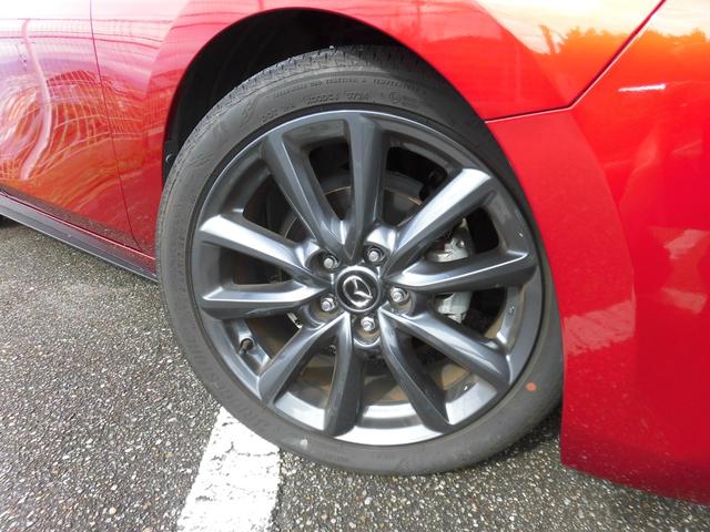 ＭＡＺＤＡ３ファストバック １５Ｓツーリング　ワンオーナー／禁煙車／マツダコレクト／純正ナビ／３６０度ビューカメラ／前後ドラレコ／ＥＴＣ２．０／ＭＧプレミアム　ボディーコーティング済／衝突安全／ブラインドスポットモニター（7枚目）