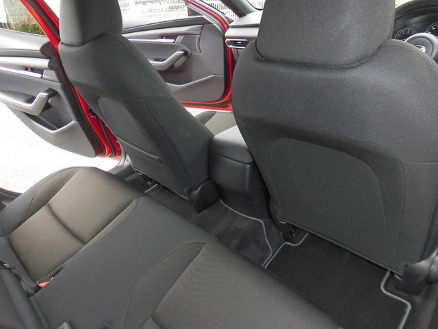 ＭＡＺＤＡ３ファストバック １５Ｓツーリング　ワンオーナー／禁煙車／マツダコレクト／純正ナビ／３６０度ビューカメラ／前後ドラレコ／ＥＴＣ２．０／ＭＧプレミアム　ボディーコーティング済／衝突安全／ブラインドスポットモニター（50枚目）