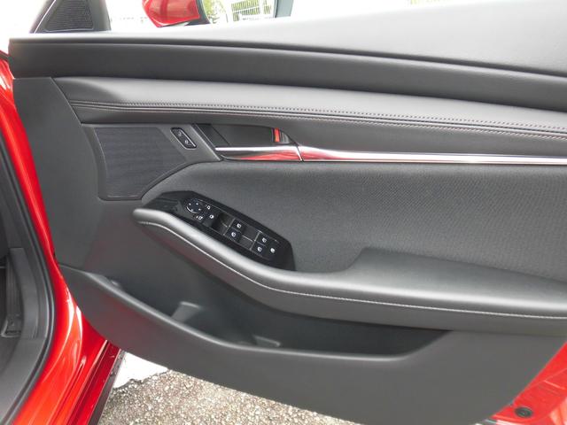 ＭＡＺＤＡ３ファストバック １５Ｓツーリング　ワンオーナー／禁煙車／マツダコレクト／純正ナビ／３６０度ビューカメラ／前後ドラレコ／ＥＴＣ２．０／ＭＧプレミアム　ボディーコーティング済／衝突安全／ブラインドスポットモニター（53枚目）