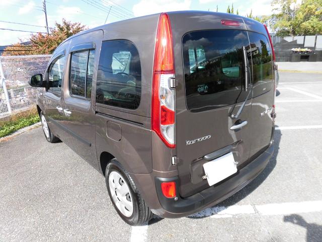 カングー ゼン　走行距離３９７００キロ／後期型　１．２Ｌ　ターボ／ＮＡＶＩ／フルセグＴＶ／Ｂカメラ／リヤモニター／ドラレコ／ＦＯＣＡＬサウンド／ボディーガラスコート済／Ｒ１．３．５．６年ディーラーにて定期点検整備（12枚目）