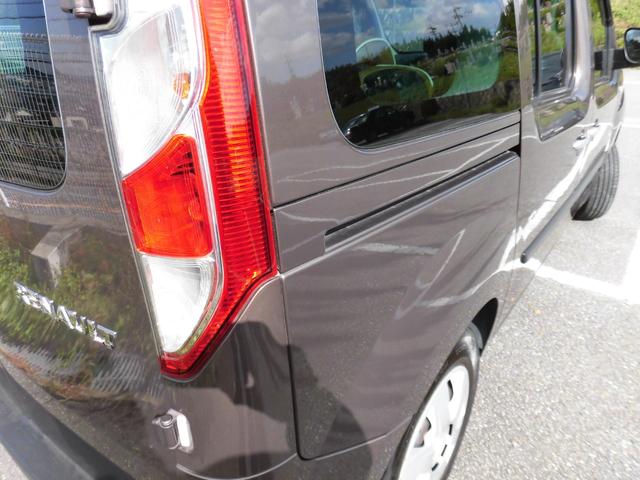 カングー ゼン　走行距離３９７００キロ／後期型　１．２Ｌ　ターボ／ＮＡＶＩ／フルセグＴＶ／Ｂカメラ／リヤモニター／ドラレコ／ＦＯＣＡＬサウンド／ボディーガラスコート済／Ｒ１．３．５．６年ディーラーにて定期点検整備（65枚目）