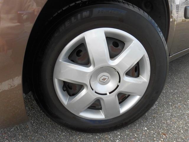 カングー ゼン　走行距離３９７００キロ／後期型　１．２Ｌ　ターボ／ＮＡＶＩ／フルセグＴＶ／Ｂカメラ／リヤモニター／ドラレコ／ＦＯＣＡＬサウンド／ボディーガラスコート済／Ｒ１．３．５．６年ディーラーにて定期点検整備（77枚目）