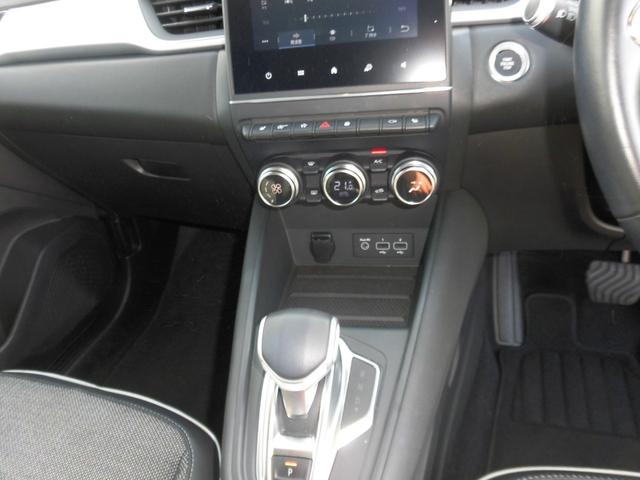 キャプチャー インテンス　走行２４８００キロ／全方位モニター／３６０度ドラレコ／Ｃａｒ　Ｐｌａｙ、Ａｎｄｒｏｉｄ　Ａｕｔｏ対応ディスプレイオーディオ／アクティブブレーキ／車線逸脱警報／ＢＳＭ／シートヒーター／ワンオーナー禁煙車（31枚目）