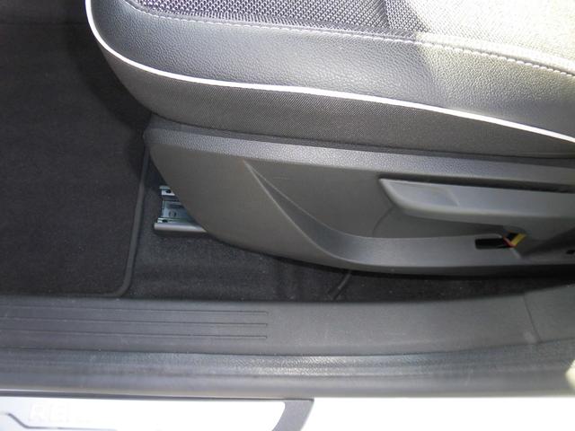 キャプチャー インテンス　走行２４８００キロ／全方位モニター／３６０度ドラレコ／Ｃａｒ　Ｐｌａｙ、Ａｎｄｒｏｉｄ　Ａｕｔｏ対応ディスプレイオーディオ／アクティブブレーキ／車線逸脱警報／ＢＳＭ／シートヒーター／ワンオーナー禁煙車（39枚目）