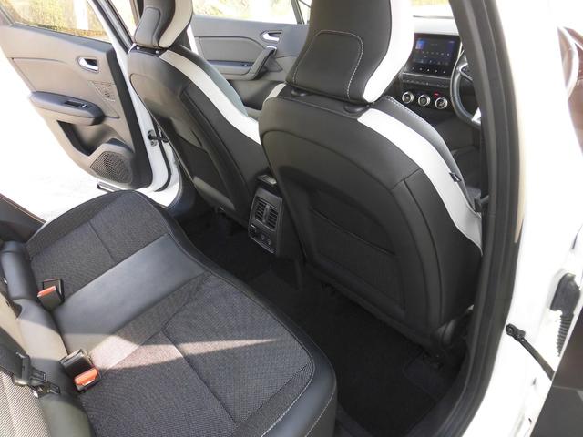 キャプチャー インテンス　走行２４８００キロ／全方位モニター／３６０度ドラレコ／Ｃａｒ　Ｐｌａｙ、Ａｎｄｒｏｉｄ　Ａｕｔｏ対応ディスプレイオーディオ／アクティブブレーキ／車線逸脱警報／ＢＳＭ／シートヒーター／ワンオーナー禁煙車（44枚目）