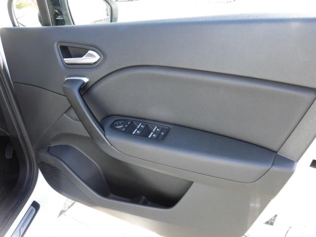 キャプチャー インテンス　走行２４８００キロ／全方位モニター／３６０度ドラレコ／Ｃａｒ　Ｐｌａｙ、Ａｎｄｒｏｉｄ　Ａｕｔｏ対応ディスプレイオーディオ／アクティブブレーキ／車線逸脱警報／ＢＳＭ／シートヒーター／ワンオーナー禁煙車（48枚目）