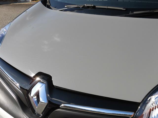 �K���X�R�[�g�ς̃s�J�s�J�{�f�B�[�ł��B�F�򂹁A�������A�ϐF����܂���B