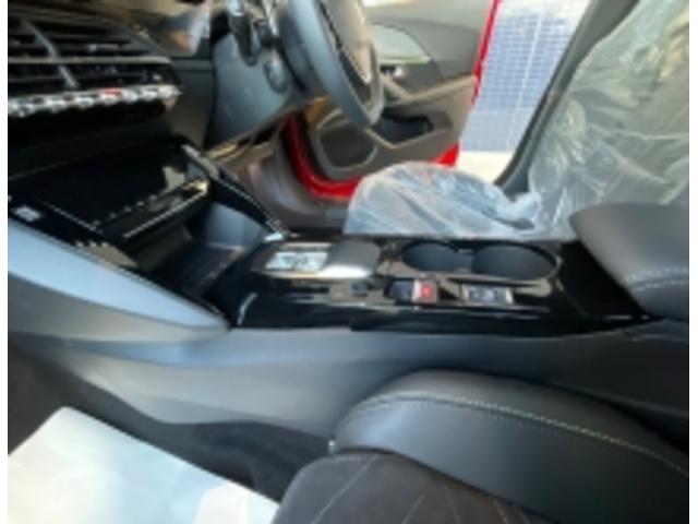 ２００８ ＧＴ　ブルーＨＤｉ　デビューエディション　特別仕様車　１８インチアルミホイール　登録済未使用車（18枚目）