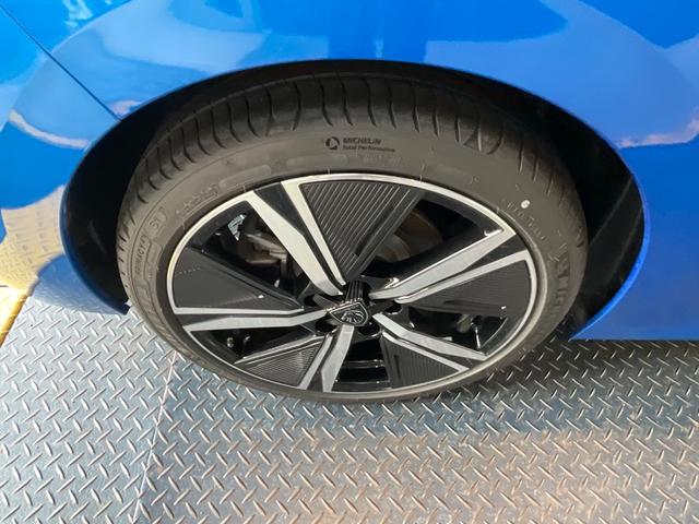 308 GTプラグインハイブリッド 登録済未使用車 プラグインハイブリッド(11枚目)