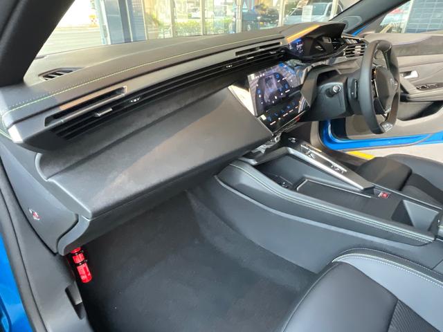 308 GTプラグインハイブリッド 登録済未使用車 プラグインハイブリッド(14枚目)