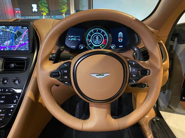 アストンマーティン ＤＢ１１