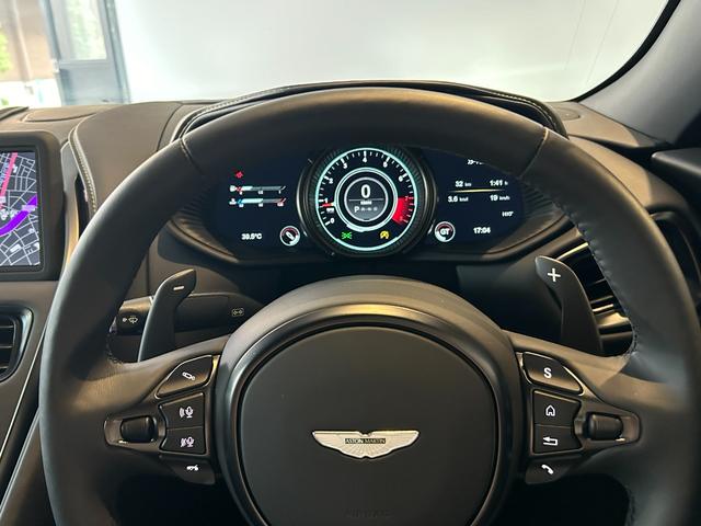 アストンマーティン ＤＢ１１