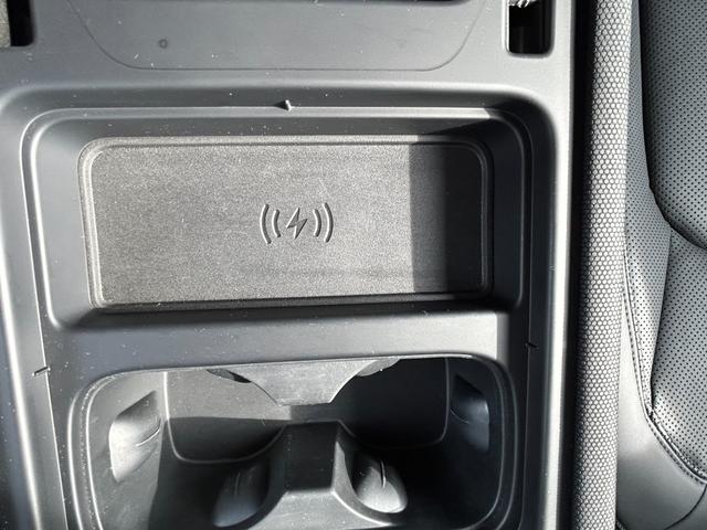 ディフェンダー １１０　７５ｔｈリミテッドエディション　認定中古車　幌サンルーフ　エアサス　ＭＥＲＩＤＩＡＮサラウンド　Ｈ．Ｕ．Ｄ　サイドステップ　ボディプロテクションキット　シートヒータ＆クーラ（Ｆ）　ハンドルヒータ　マトリクスＬＥＤライト　純正ドラレコ（24枚目）