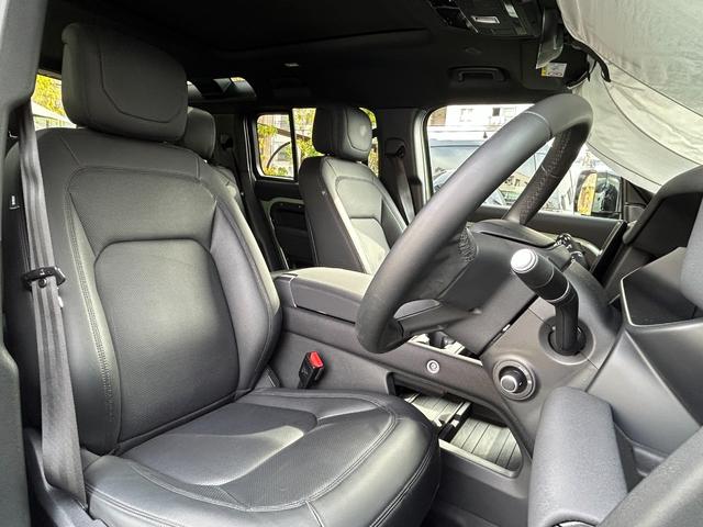 ディフェンダー １１０　７５ｔｈリミテッドエディション　認定中古車　幌サンルーフ　エアサス　ＭＥＲＩＤＩＡＮサラウンド　Ｈ．Ｕ．Ｄ　サイドステップ　ボディプロテクションキット　シートヒータ＆クーラ（Ｆ）　ハンドルヒータ　マトリクスＬＥＤライト　純正ドラレコ（30枚目）