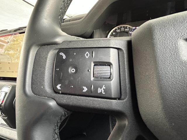 ディフェンダー １１０　７５ｔｈリミテッドエディション　認定中古車　幌サンルーフ　エアサス　ＭＥＲＩＤＩＡＮサラウンド　Ｈ．Ｕ．Ｄ　サイドステップ　ボディプロテクションキット　シートヒータ＆クーラ（Ｆ）　ハンドルヒータ　マトリクスＬＥＤライト　純正ドラレコ（65枚目）