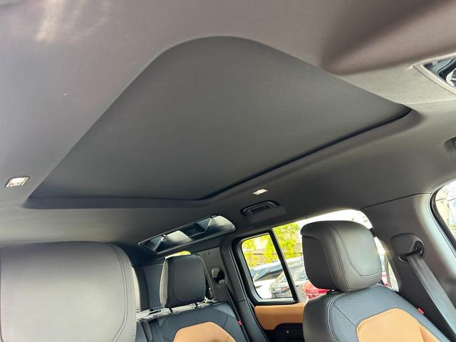 ディフェンダー １１０Ｘ－ダイナミックＨＳＥ　Ｄ３００　認定中古車　１オーナー　パノラミックスライディングルーフ　エアサス　液晶メーター　デジタルインナーミラー　シートヒーター＆クーラー（フロント）　シートヒーター（リア）　ＭＥＲＩＤＩＡＮ　純正ドラレコ（8枚目）