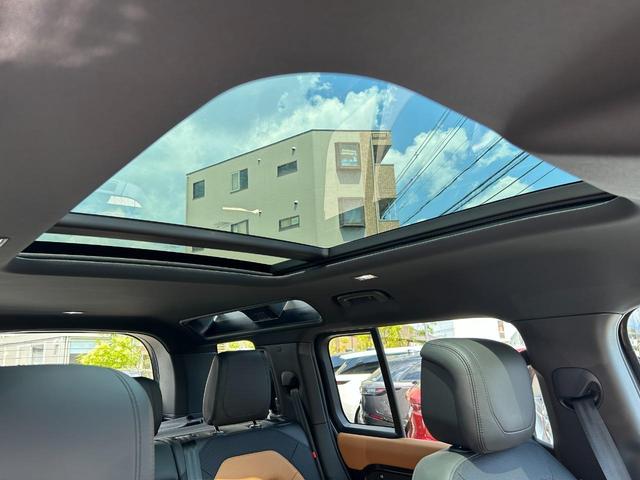 ディフェンダー １１０Ｘ－ダイナミックＨＳＥ　Ｄ３００　認定中古車　１オーナー　パノラミックスライディングルーフ　エアサス　液晶メーター　デジタルインナーミラー　シートヒーター＆クーラー（フロント）　シートヒーター（リア）　ＭＥＲＩＤＩＡＮ　純正ドラレコ（9枚目）