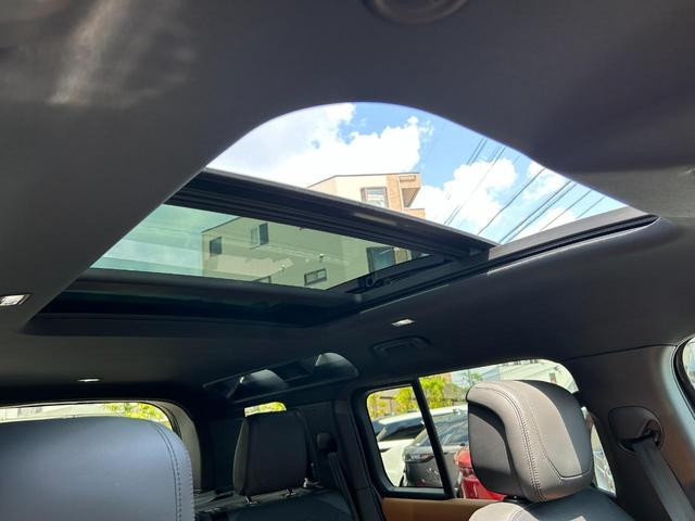 ディフェンダー １１０Ｘ－ダイナミックＨＳＥ　Ｄ３００　認定中古車　１オーナー　パノラミックスライディングルーフ　エアサス　液晶メーター　デジタルインナーミラー　シートヒーター＆クーラー（フロント）　シートヒーター（リア）　ＭＥＲＩＤＩＡＮ　純正ドラレコ（10枚目）