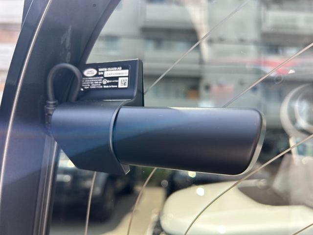 ディフェンダー １１０Ｘ－ダイナミックＨＳＥ　Ｄ３００　認定中古車　１オーナー　パノラミックスライディングルーフ　エアサス　液晶メーター　デジタルインナーミラー　シートヒーター＆クーラー（フロント）　シートヒーター（リア）　ＭＥＲＩＤＩＡＮ　純正ドラレコ（12枚目）