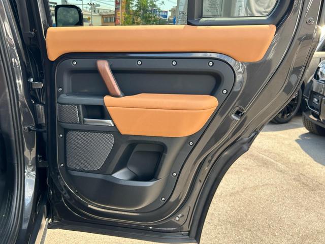 ディフェンダー １１０Ｘ－ダイナミックＨＳＥ　Ｄ３００　認定中古車　１オーナー　パノラミックスライディングルーフ　エアサス　液晶メーター　デジタルインナーミラー　シートヒーター＆クーラー（フロント）　シートヒーター（リア）　ＭＥＲＩＤＩＡＮ　純正ドラレコ（42枚目）